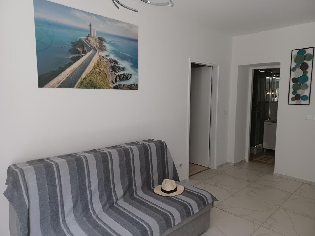 Apartman Val 1 Novigrad  ภายนอก รูปภาพ